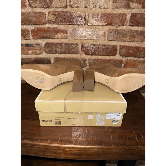 Michael Kors Frenchie Platform Bootie Suede Sz 11M Amber Brown Color New In Box - Picture 3 of 8